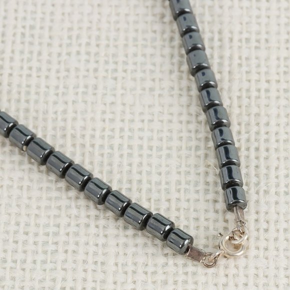 Women's Hematite Beaded Necklace 16 in - Picture 5 of 5